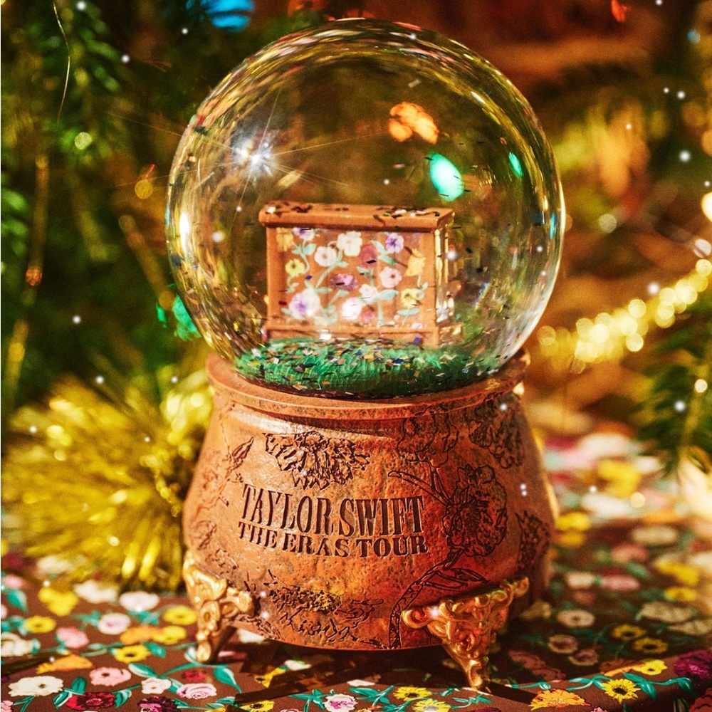 Taylor Swift acoustic piano eras tour snow globe